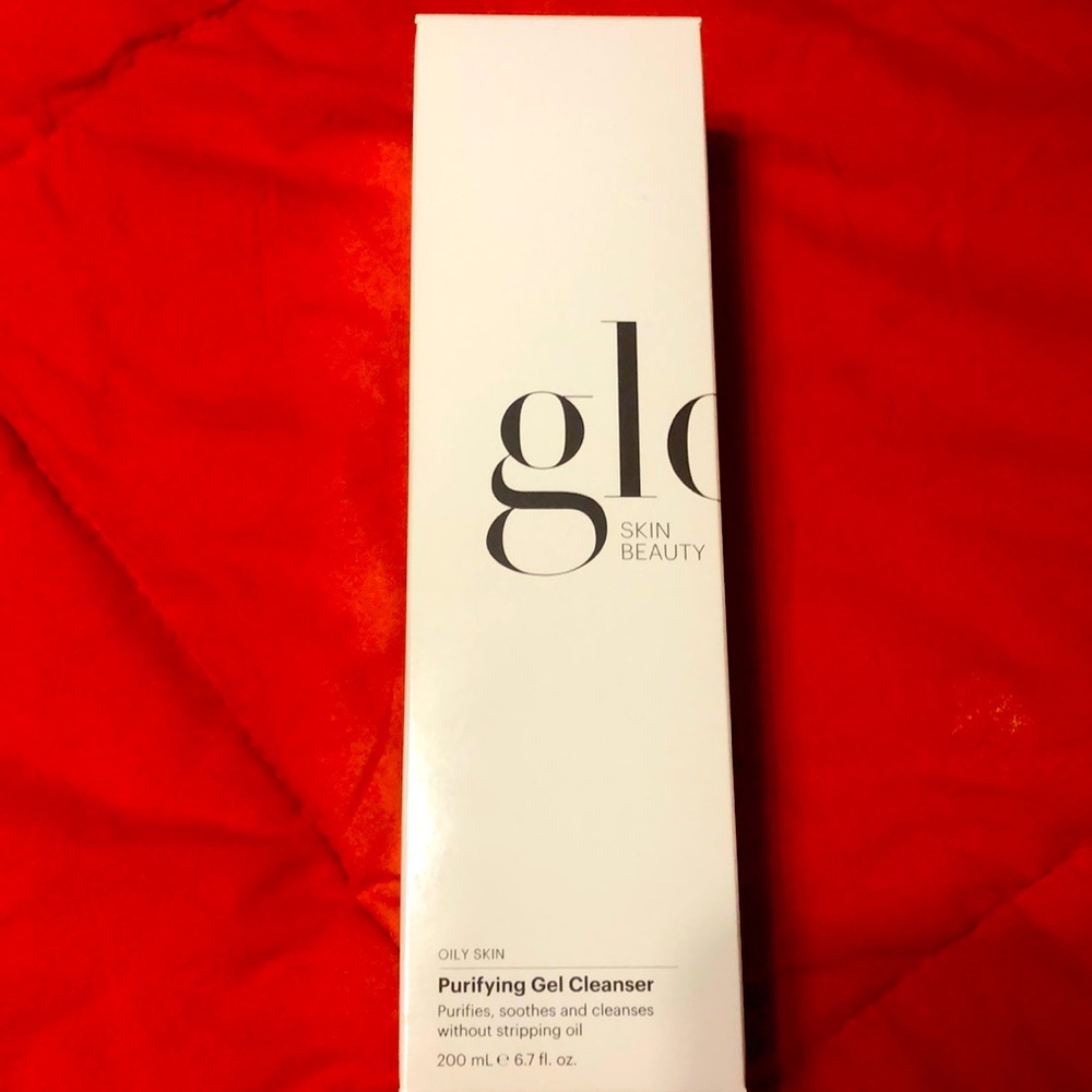 Glo skin beauty for oil skin purifying Cleanser